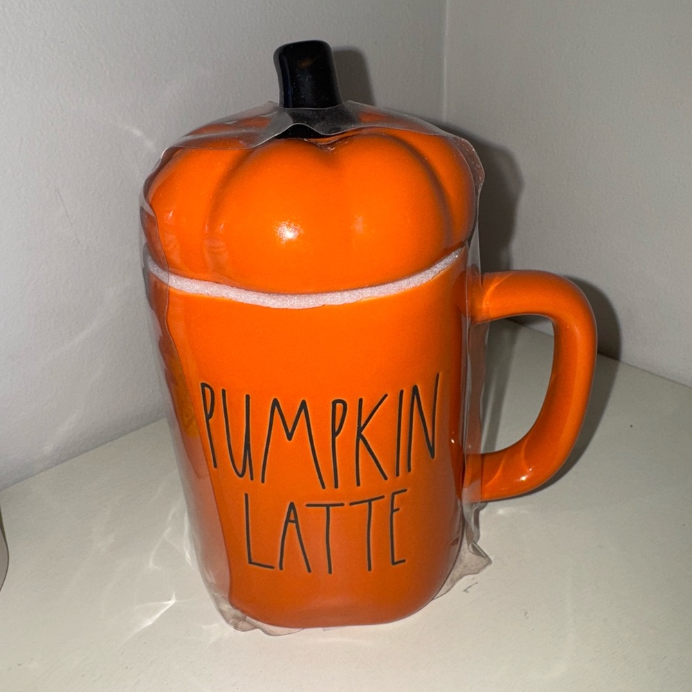 Rae Dunn, BNWT, Orange pumpkin mug with topper